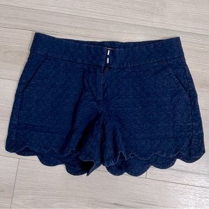 Crown & Ivy Women’s Size 4 Shelby Scalloped Shorts, 3.5 inch inseam, Navy Blue